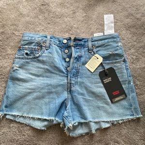 NWT LEVI’S ribcage super high rise premium shorts Bernal Frost Size 30